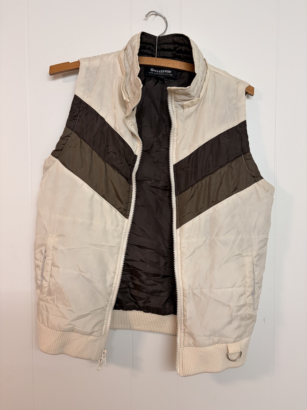 Coffeeshop NYC Women's Puffer Vest Cream Brown Size M Y2K Retro Chevron Quilted
